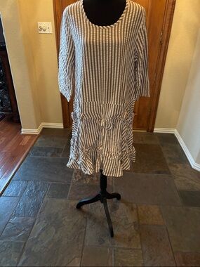 Striped Long-Sleeve Scoop Neck Casual Dress in Beige and White